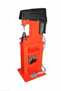 Пневматичні пристрої для клепки гальмівних накладок Пневматичні пристрої для клепки гальмівних накладок